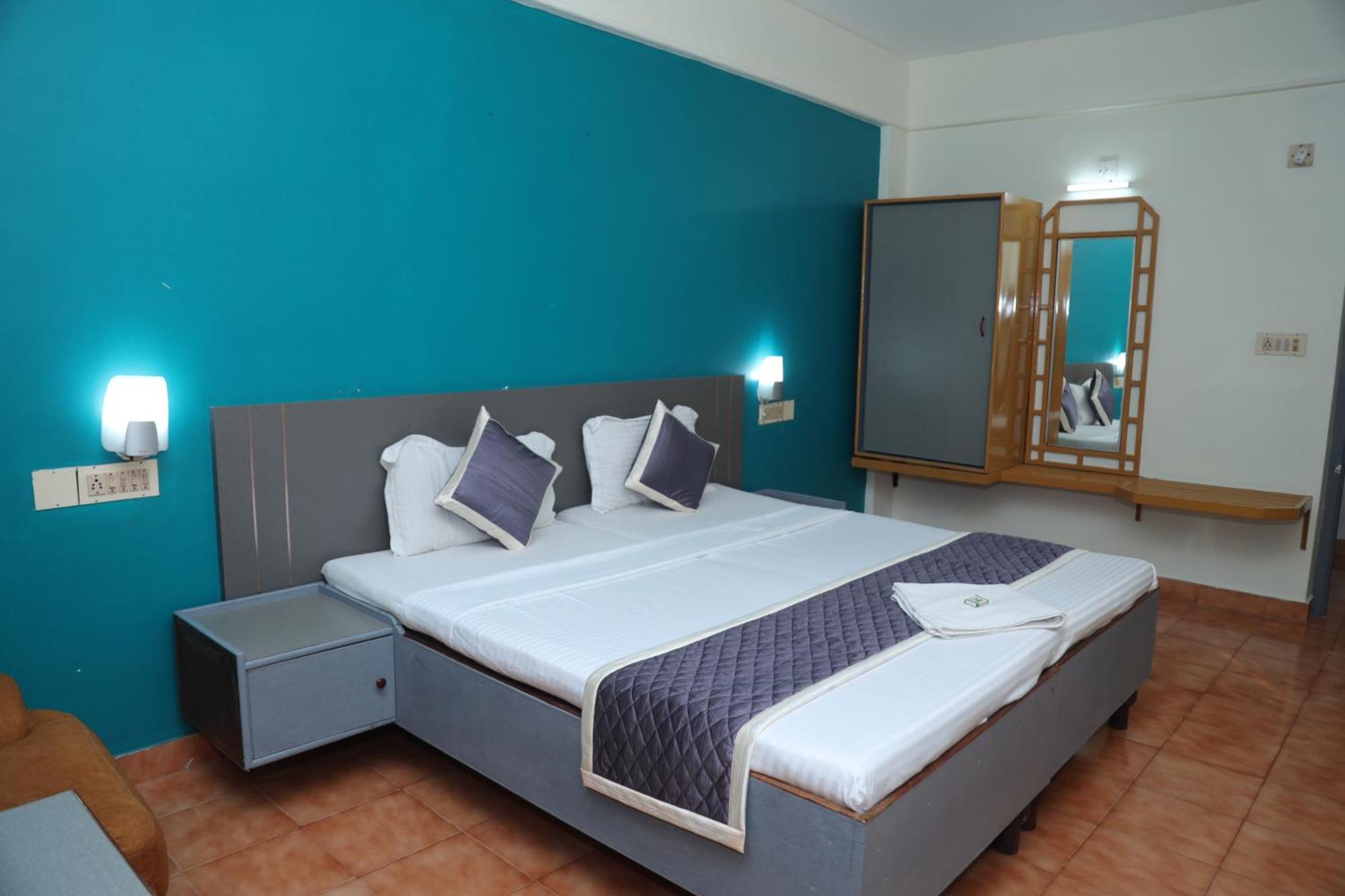 Grand Harmony Beach Resort Kovalam Exteriör bild