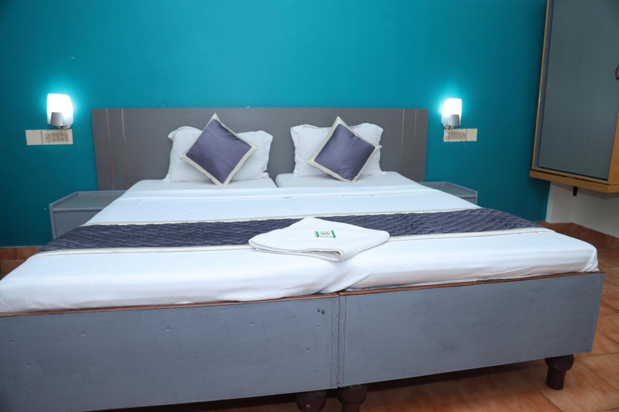 Grand Harmony Beach Resort Kovalam Exteriör bild